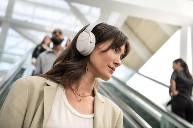 Bose QuietComfort 45 headphones white styling