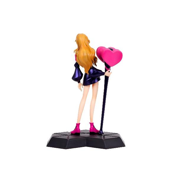 Blackpink Rose collectible figures back view